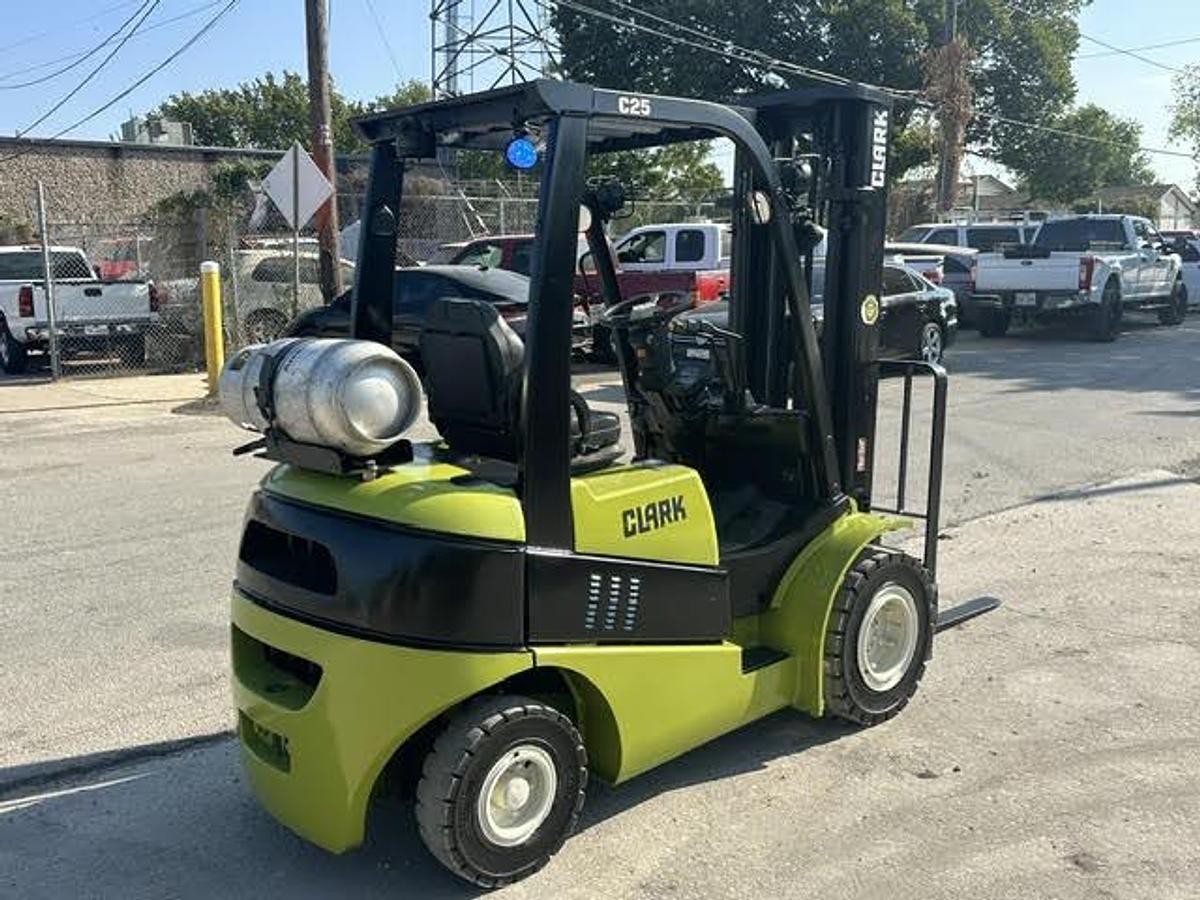 Used 2014 CLARK C25L