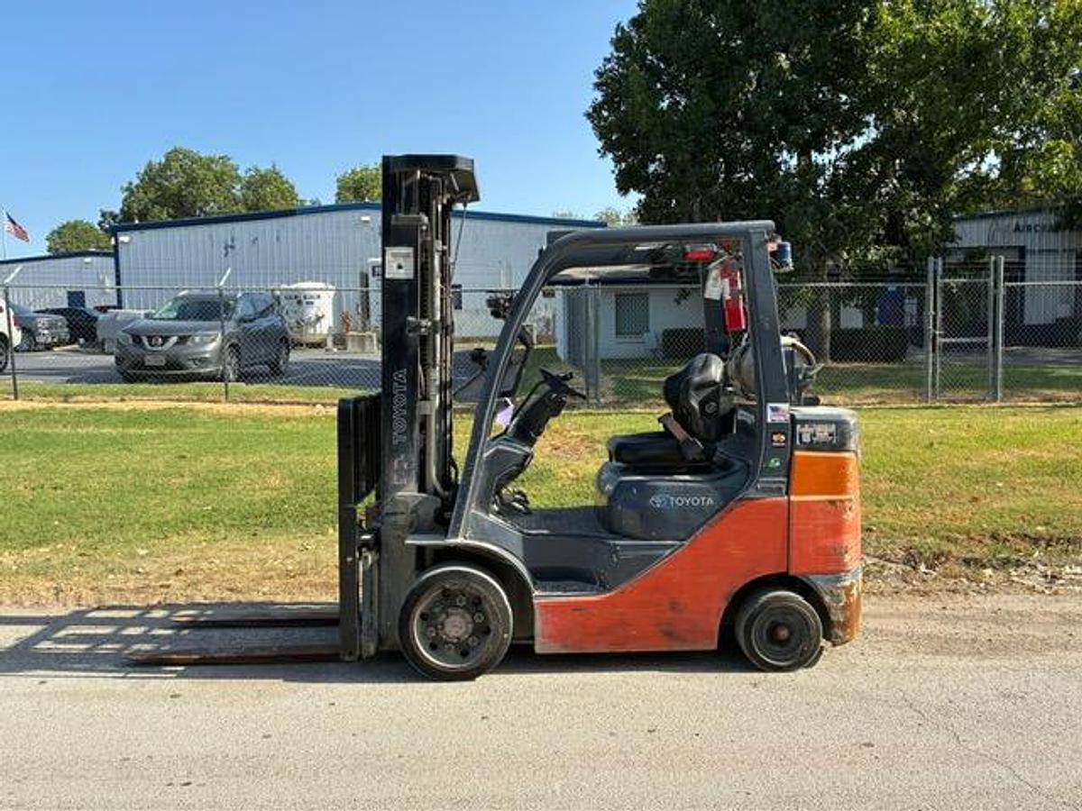 Used 2021 TOYOTA 8FGCU30