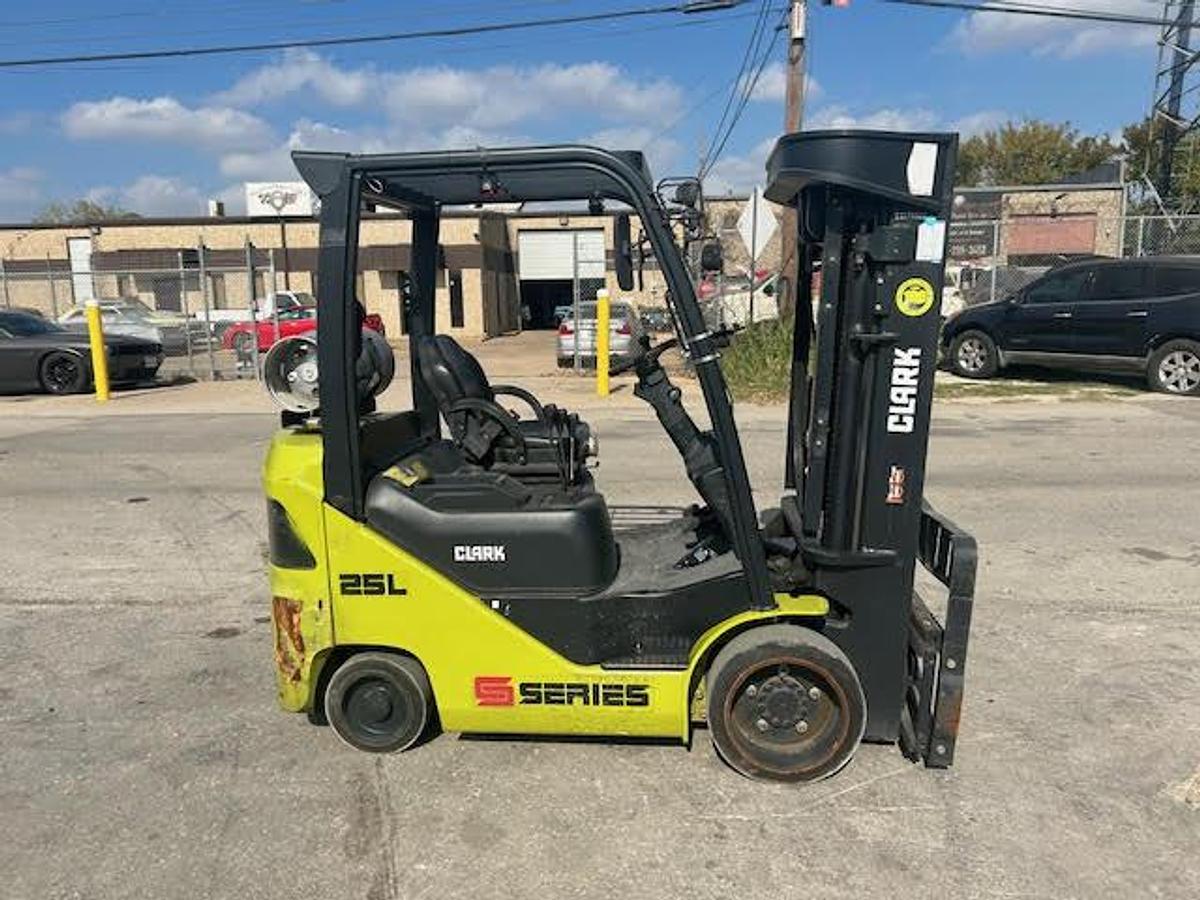 Used 2021 CLARK S25CL