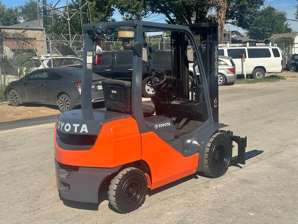 Used 2017 Toyota 8FDU25