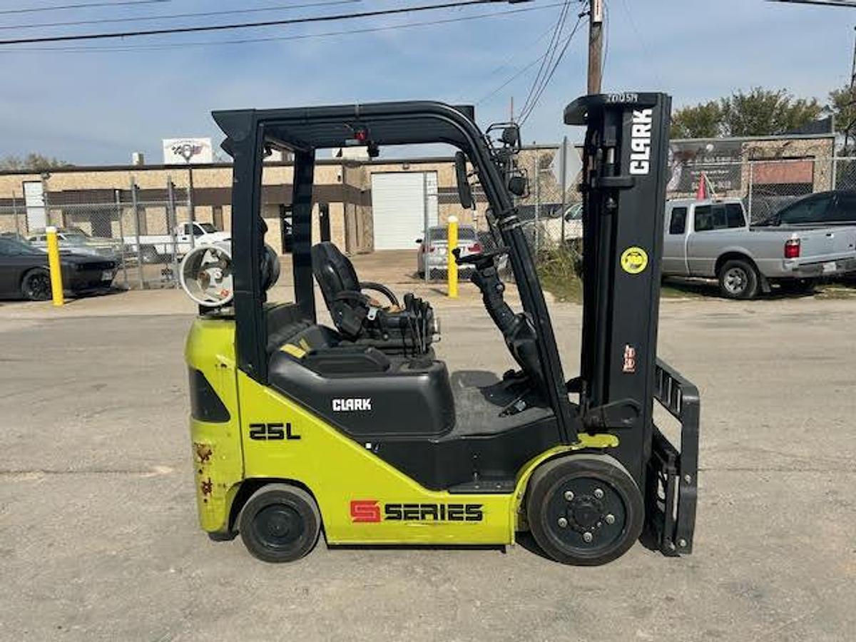 Used 2021 CLARK S25CL