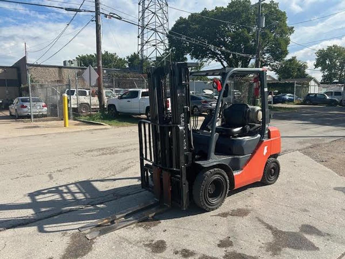 Used 2011 Toyota 8FGU25