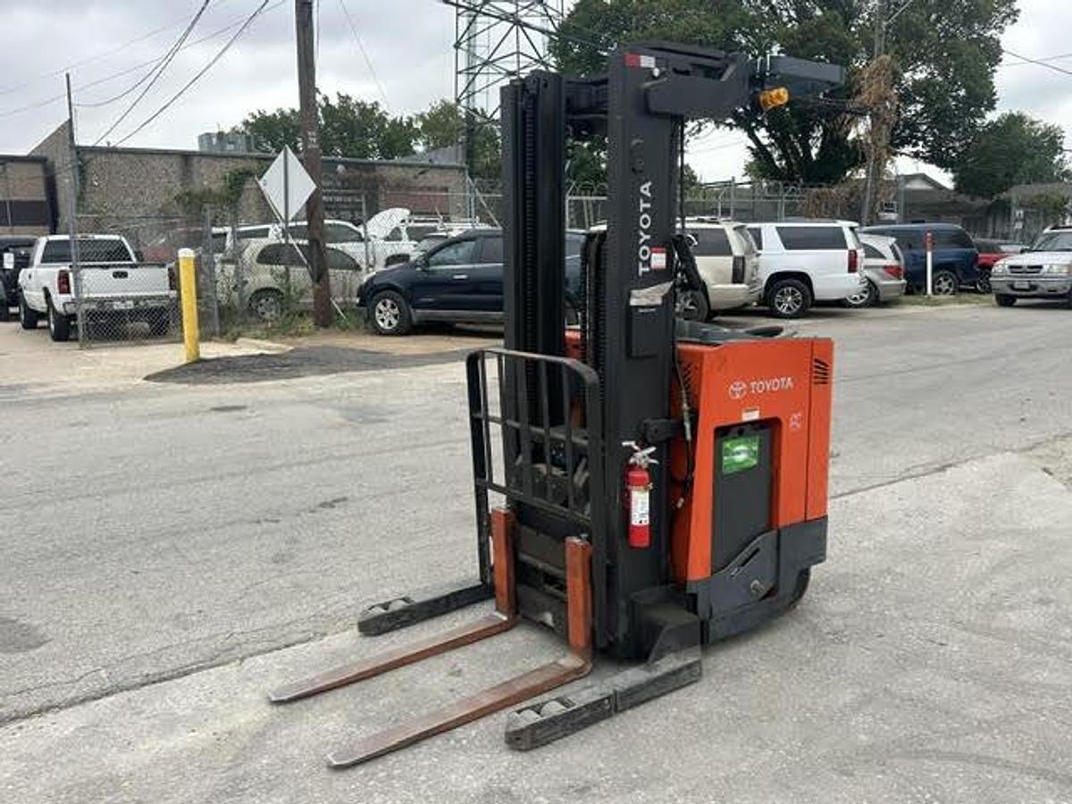 Used 2019 Toyota 9BRU23