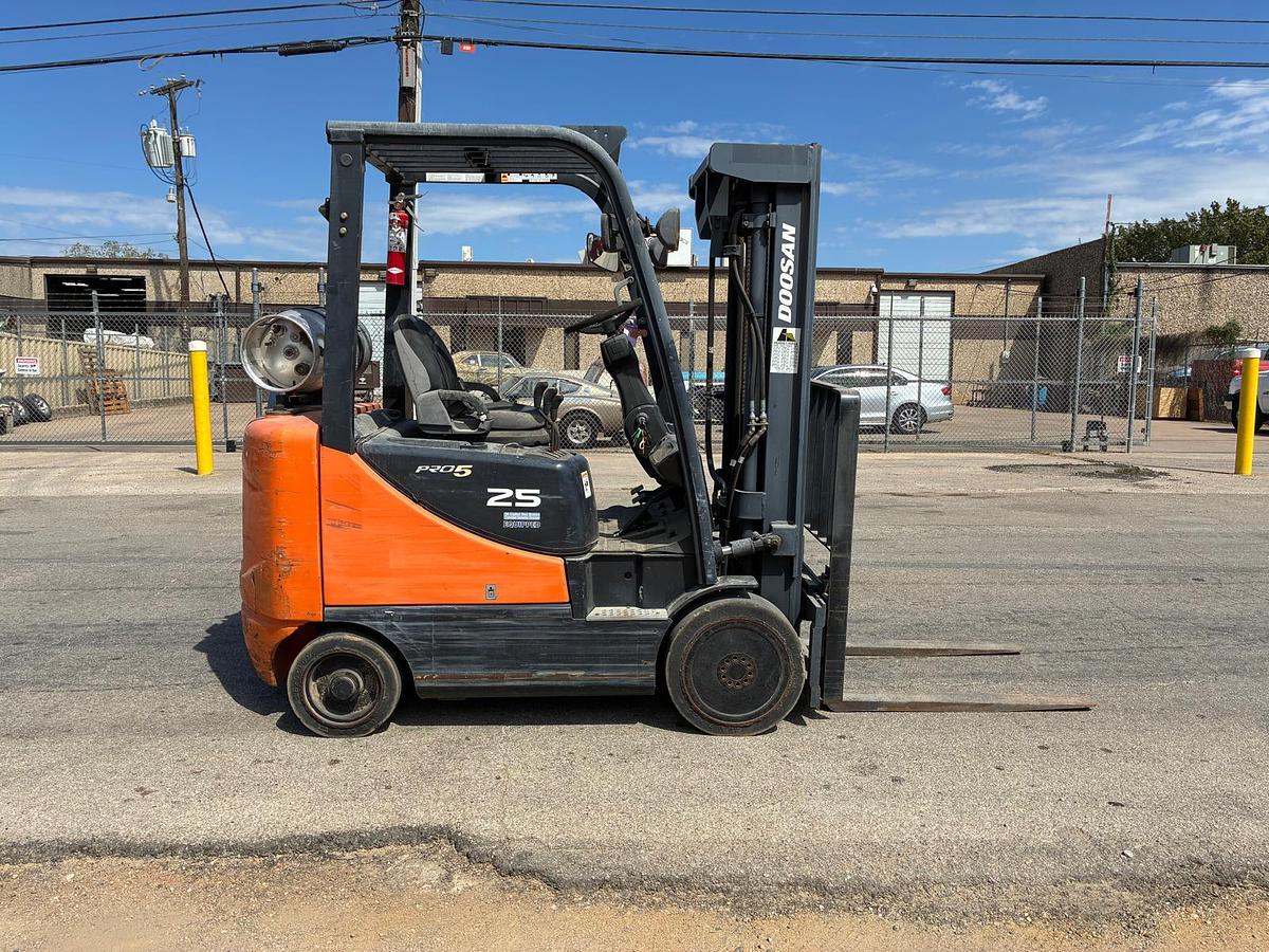 Used 2012 Doosan GC25E-5