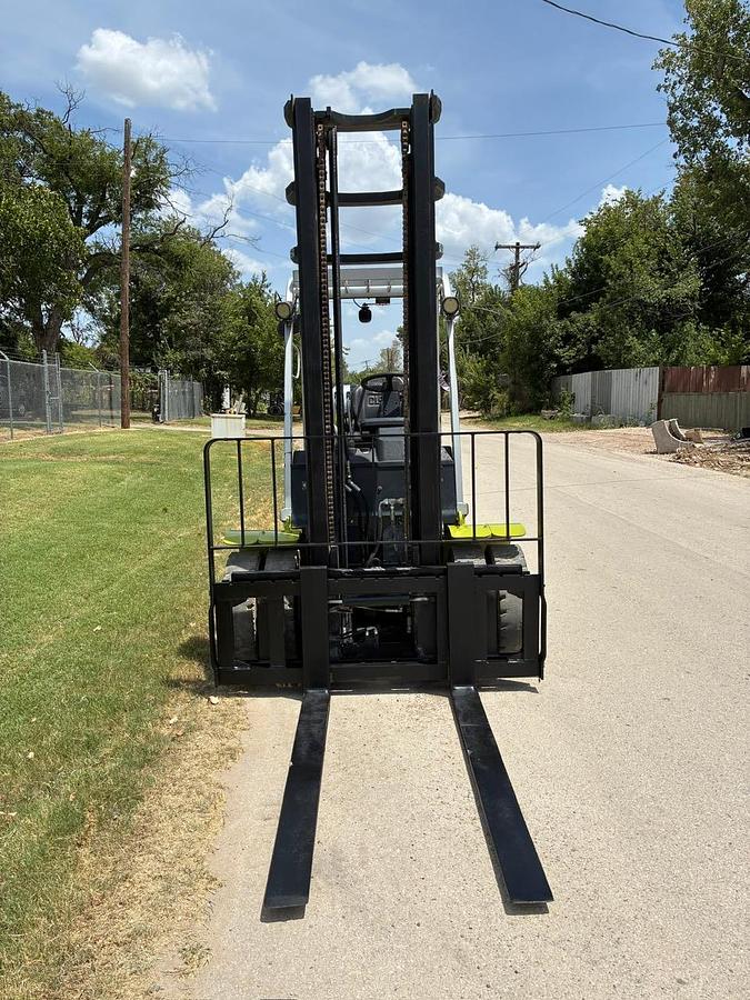 Used 2017 CLARK C30L