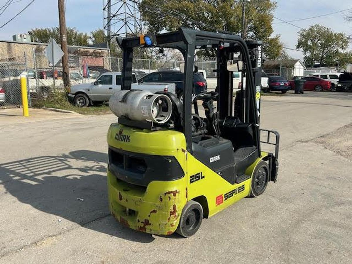Used 2021 CLARK S25CL