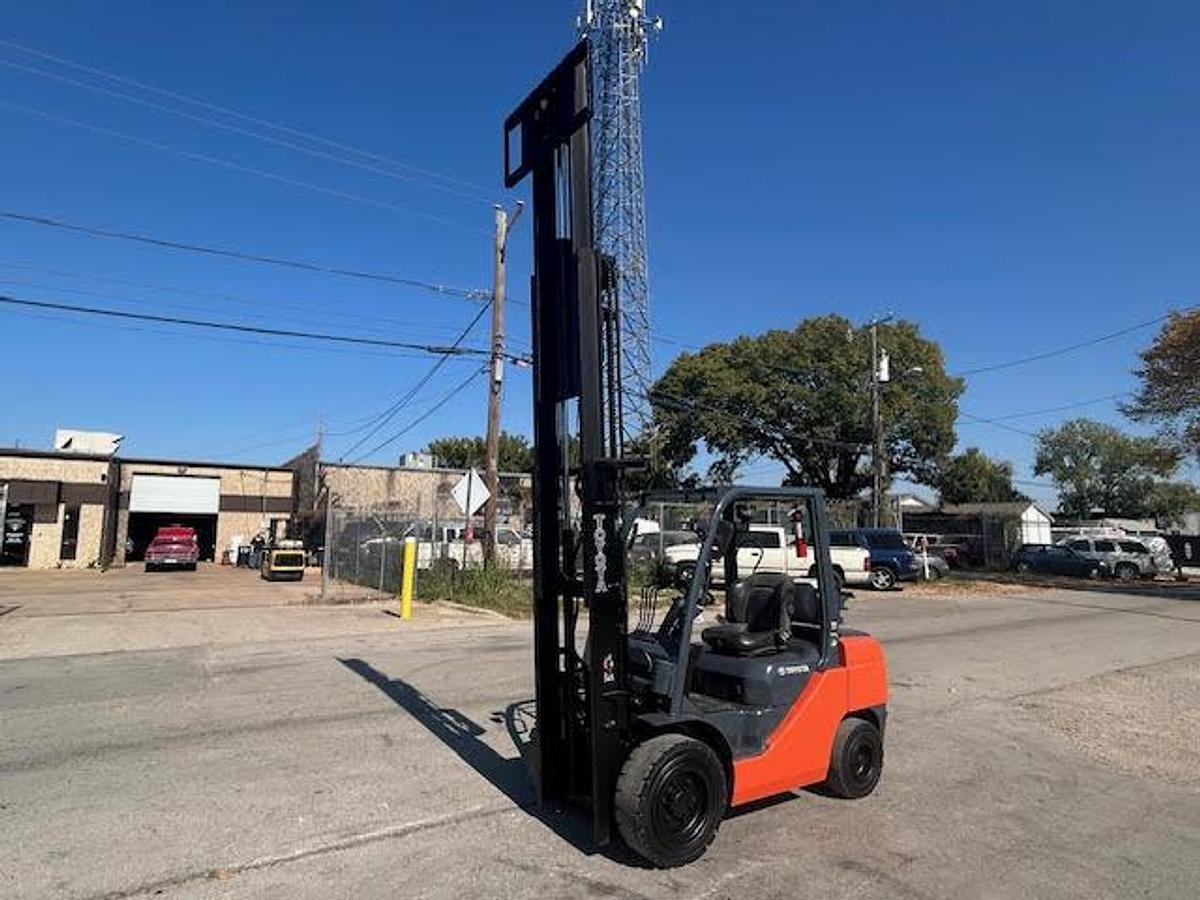 Used 2019 Toyota 8FGU30 6000LBS 