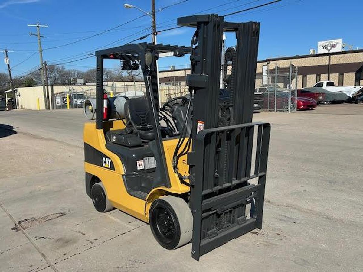 Used 2017 CAT 2C6000 6000LBS