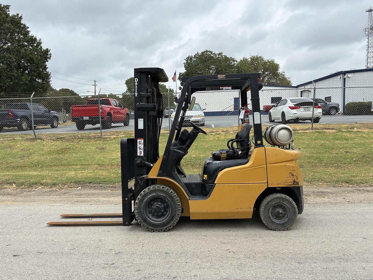 Used CAT FG25N