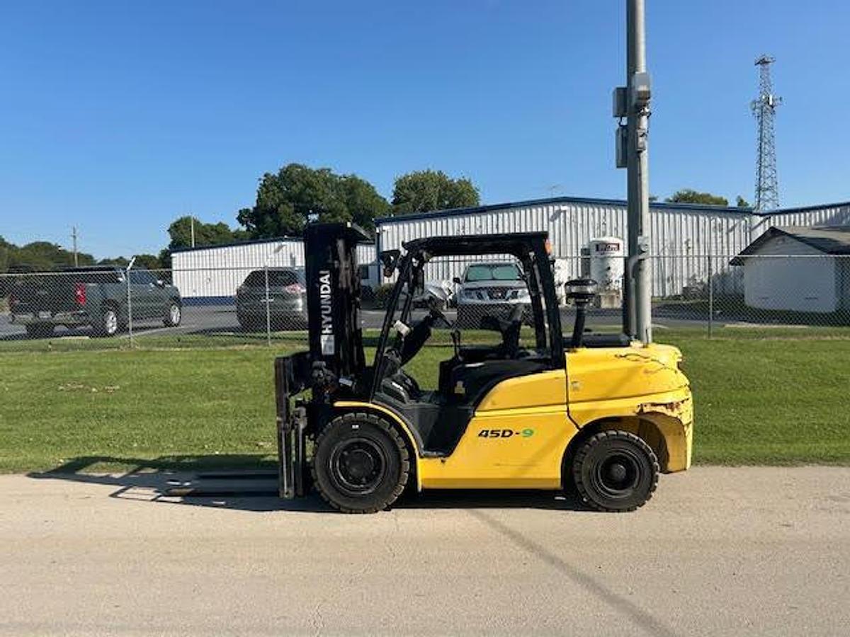 Used 2016 Hyundai 45D-9