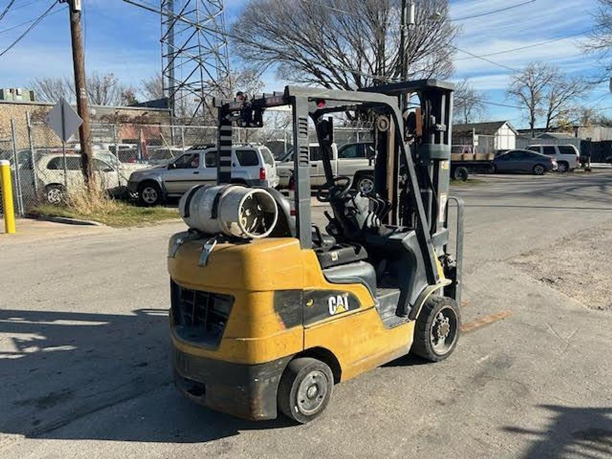 Used 2017 CAT 2C6000  6000LBS