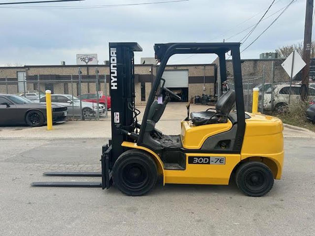 Used 2014 Hyundai 30D-7E