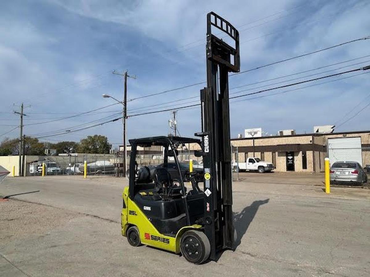 Used 2021 CLARK S25CL