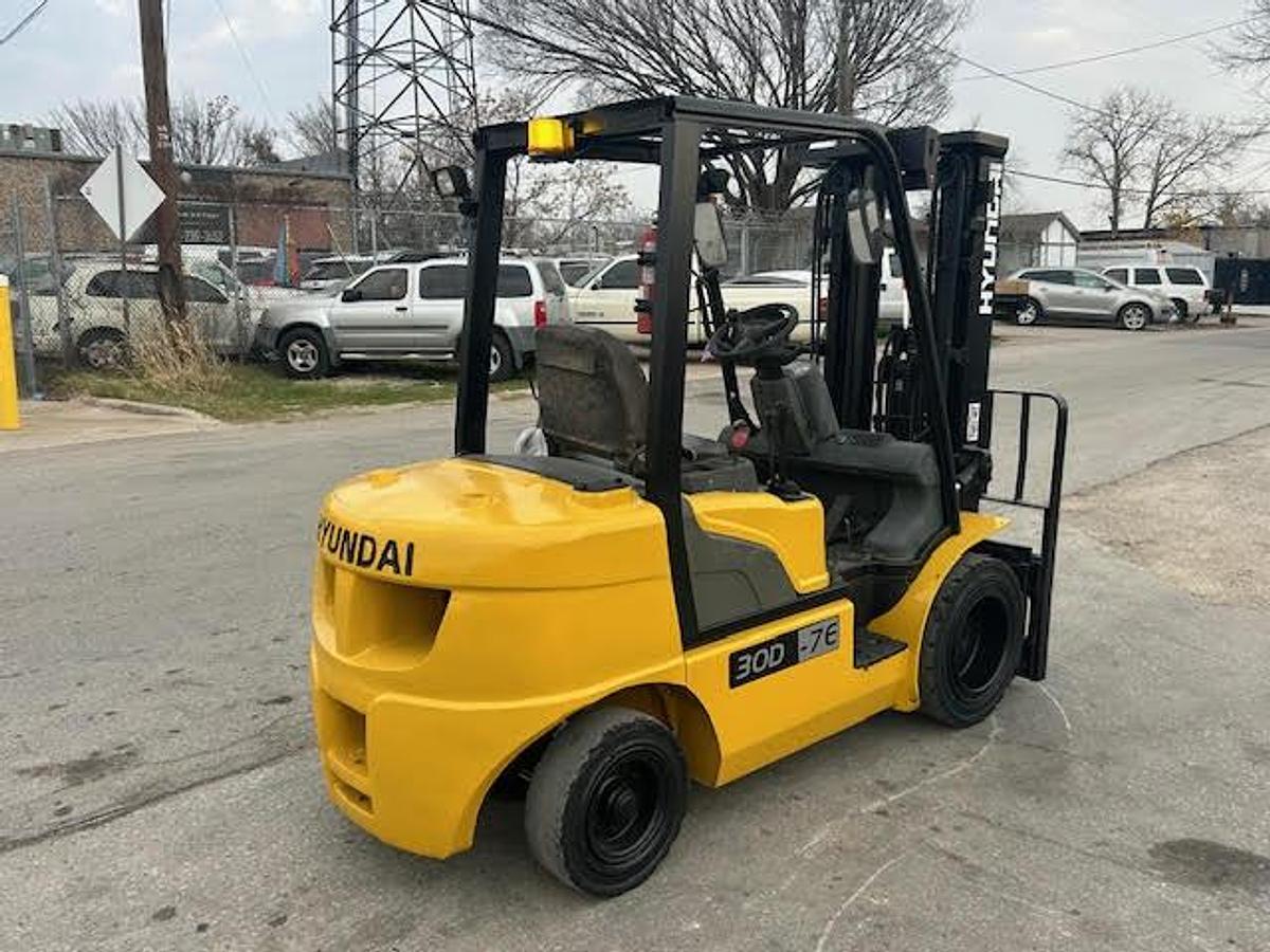 Used 2013 Hyundai 30D-7E