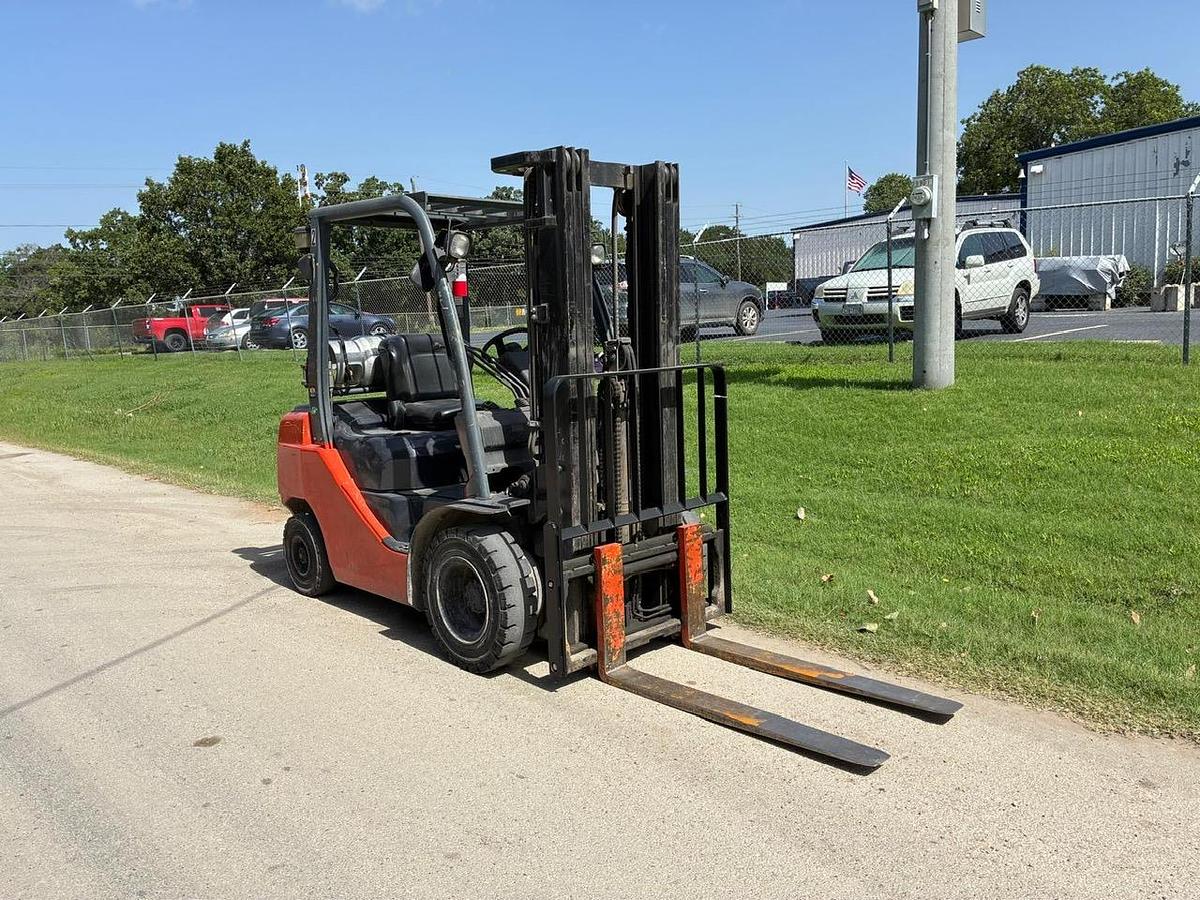 Used 2018 TOYOTA 8FGU25