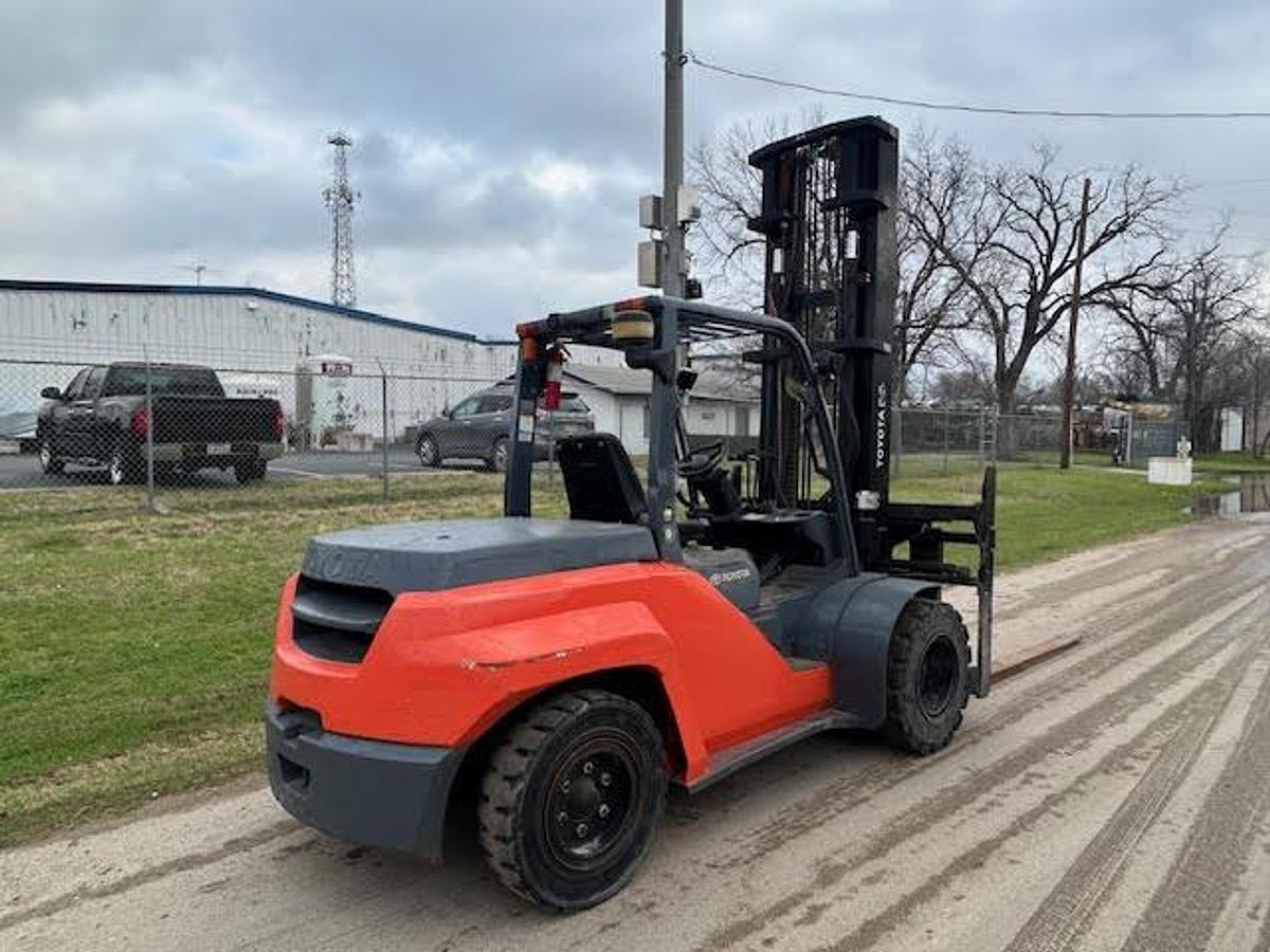 Used 2015 Toyota 8FD70U