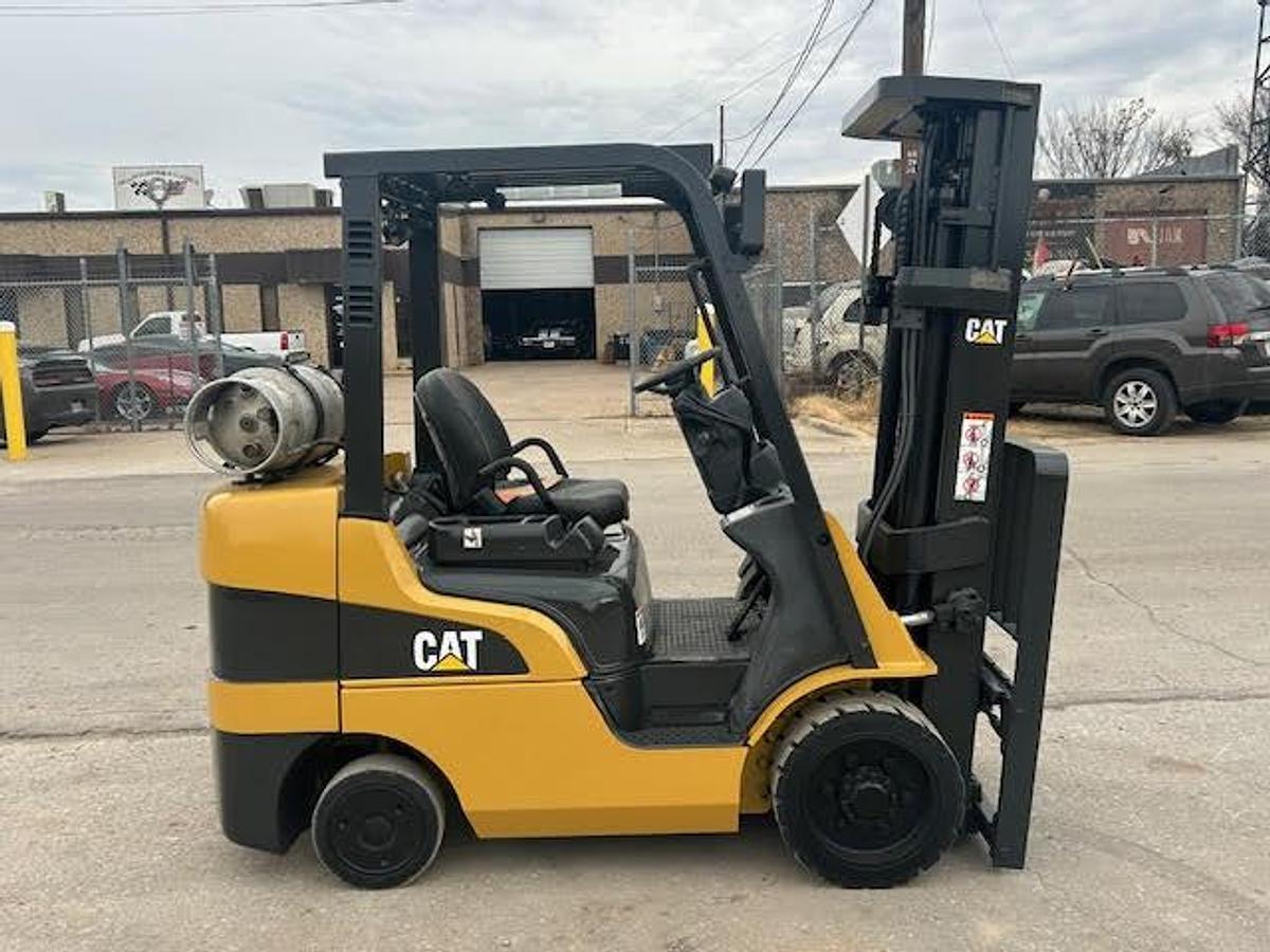 Used 2017 CAT 2C6000  6000LBS