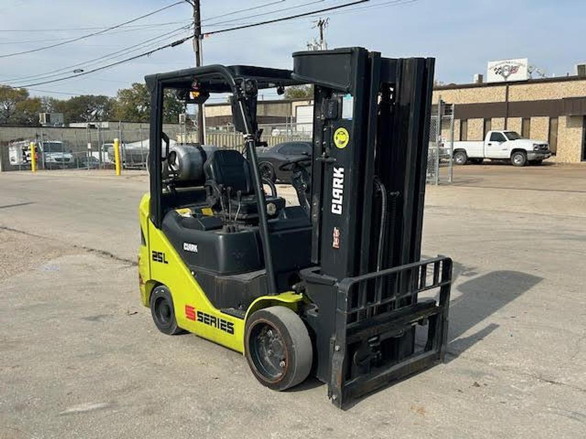 Used 2021 CLARK S25CL