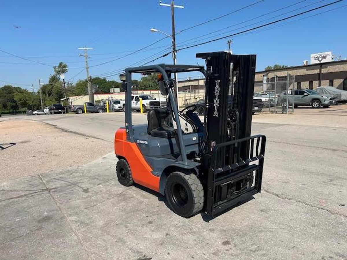 Used 2017 Toyota 8FGU25