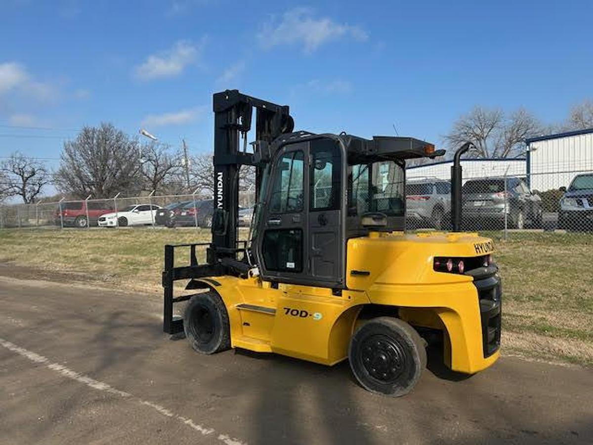 Used 2018 Hyundai 70D-9