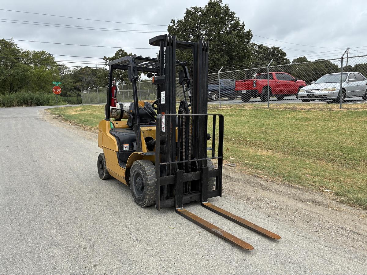 Used CAT FG25N