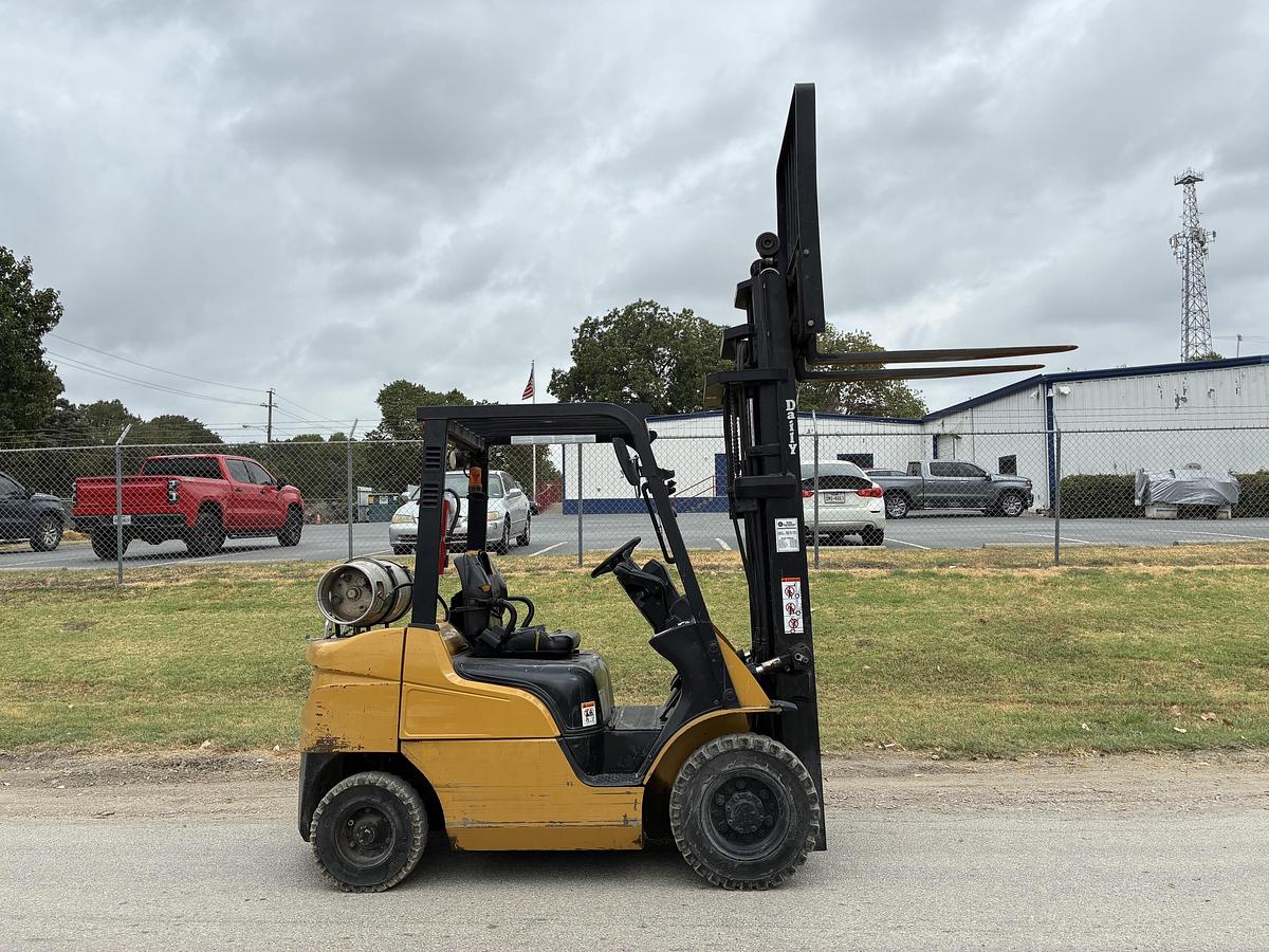 Used CAT FG25N