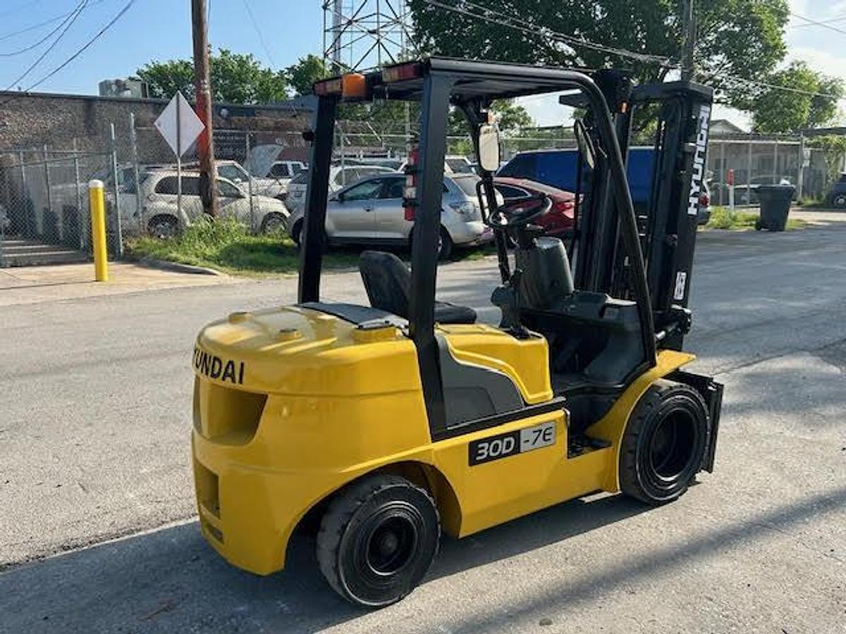 Used 2014 Hyundai 30D-7E