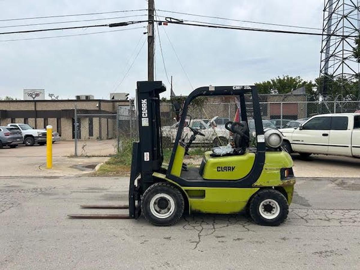 Used 2005 CLARK CMP25
