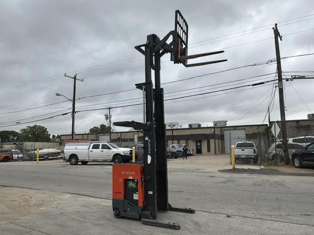 Used 2019 Toyota 9BRU23
