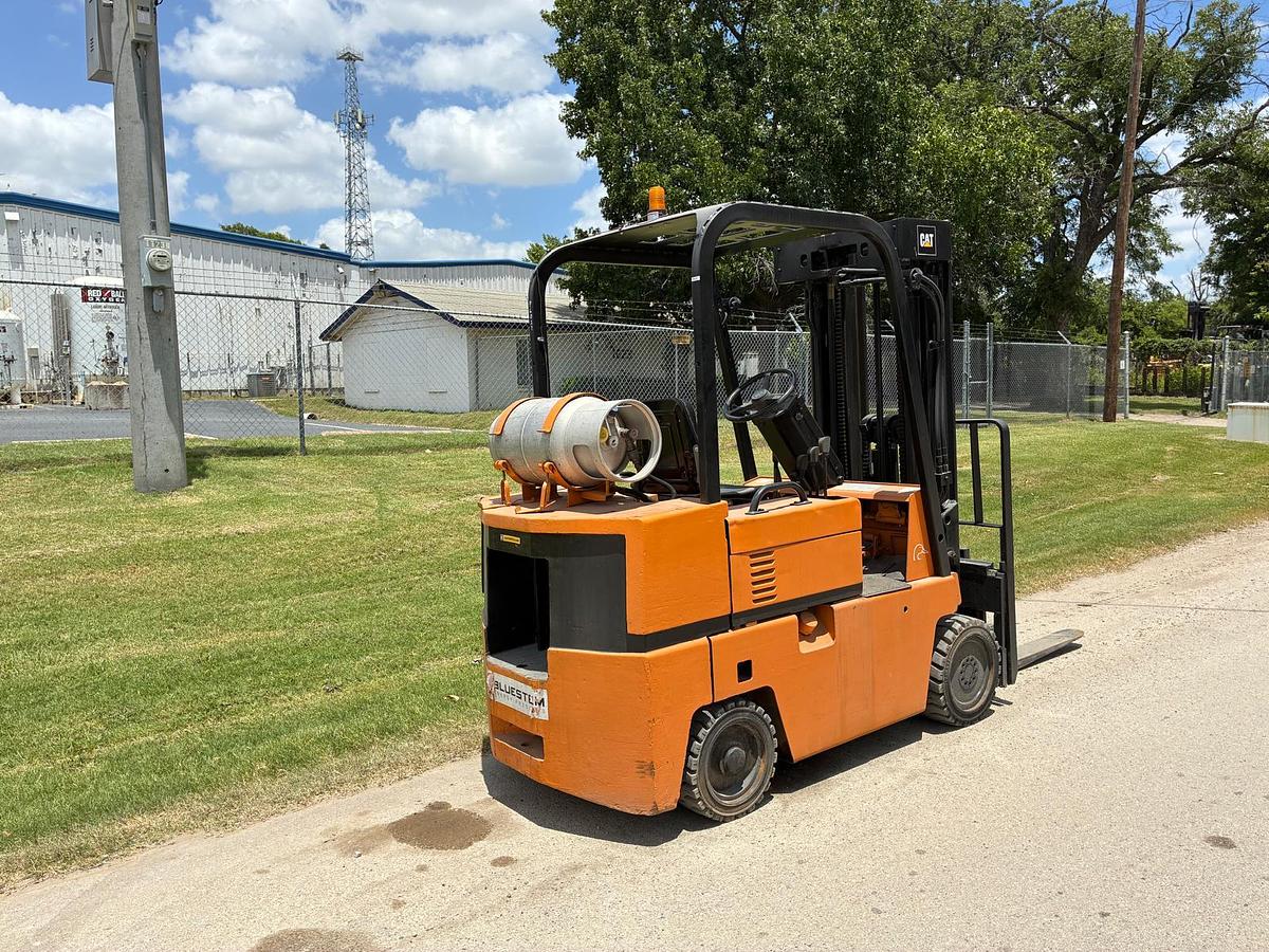 Used 1990 CATERPILLAR TC60DSA
