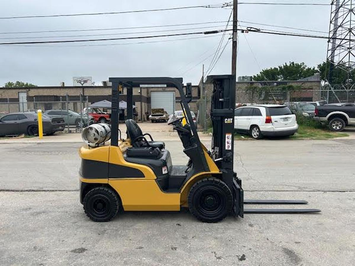Used 2011 CAT 2P5000