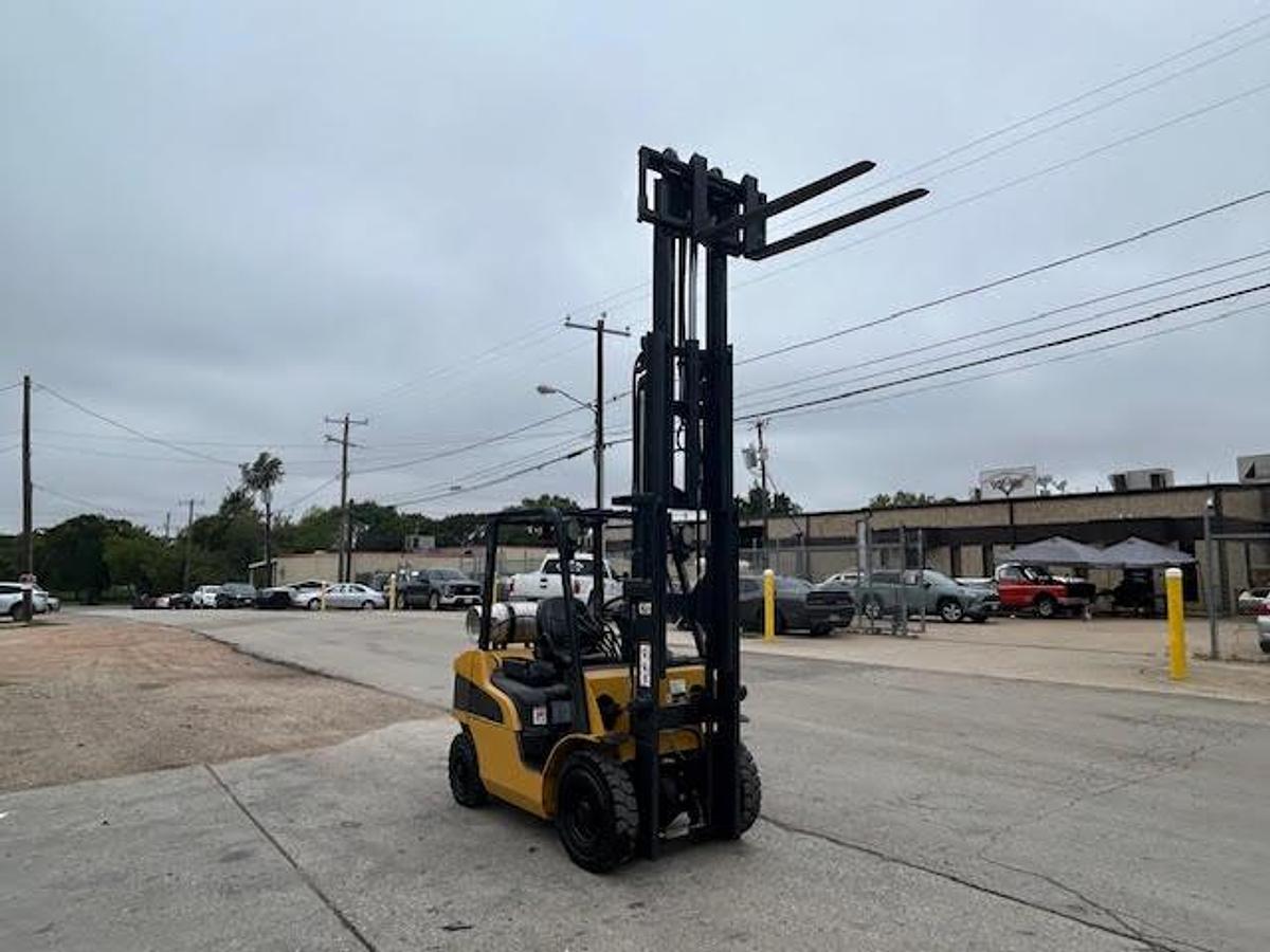 Used 2011 CAT 2P5000