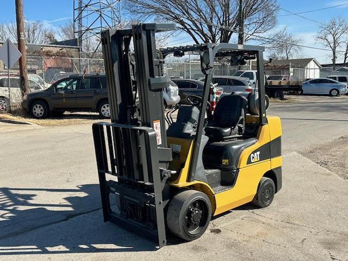 Used 2017 CAT 2C6000 6000LBS