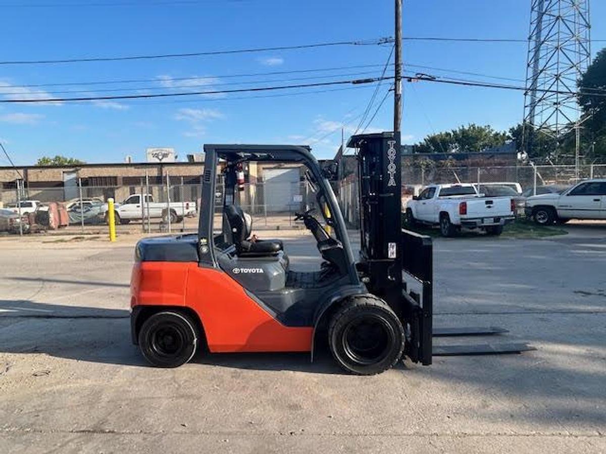 Used 2014 Toyota 8FD40U