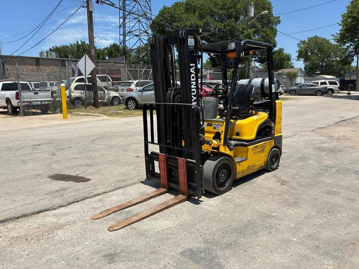 Used 2016 HYUNDAI 25LC-7S