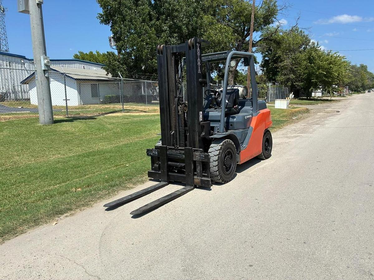 Used 2019 TOYOTA 8FG35U
