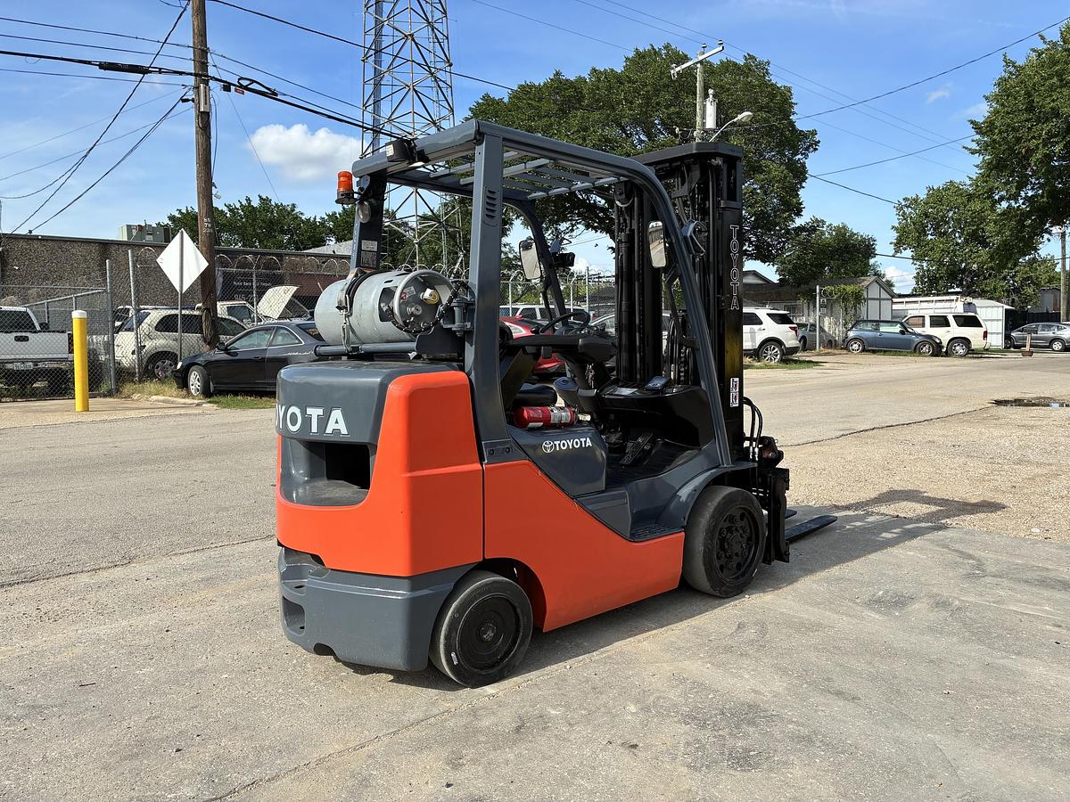 Used 2016 TOYOTA 8FGCU30 6000 LBS