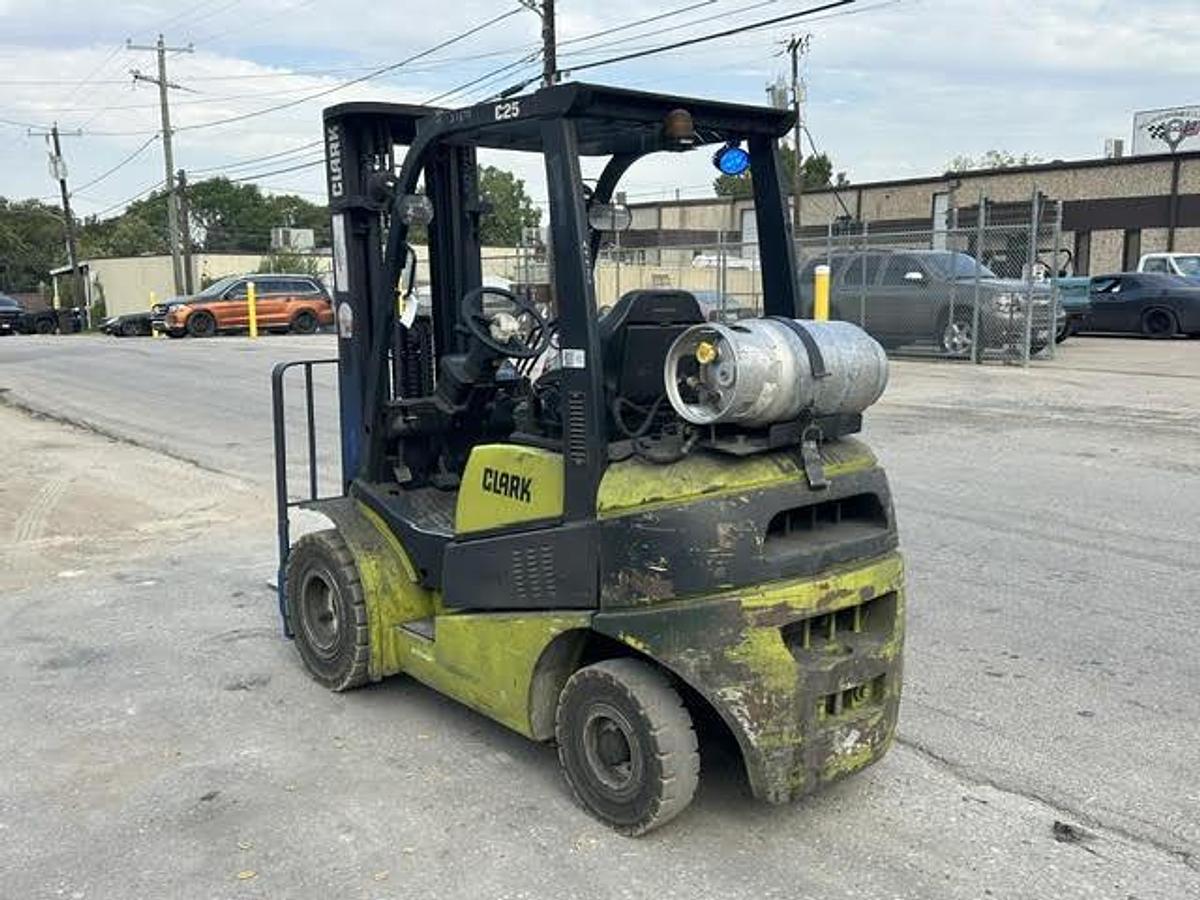 Used 2014 CLARK C25L