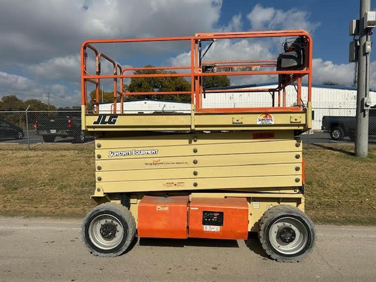 Used 2016 JLG M4069