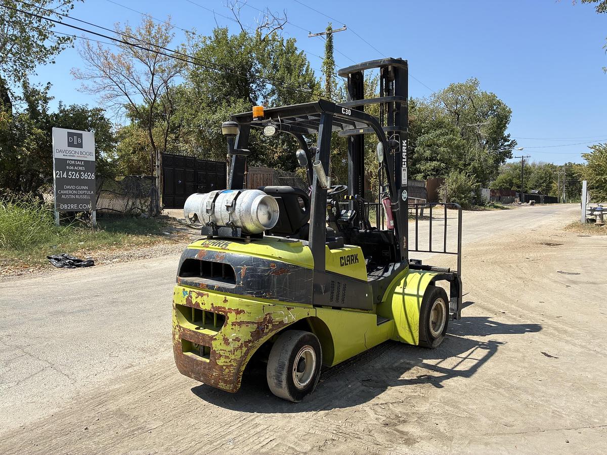 Used 2015 CLARK C30L
