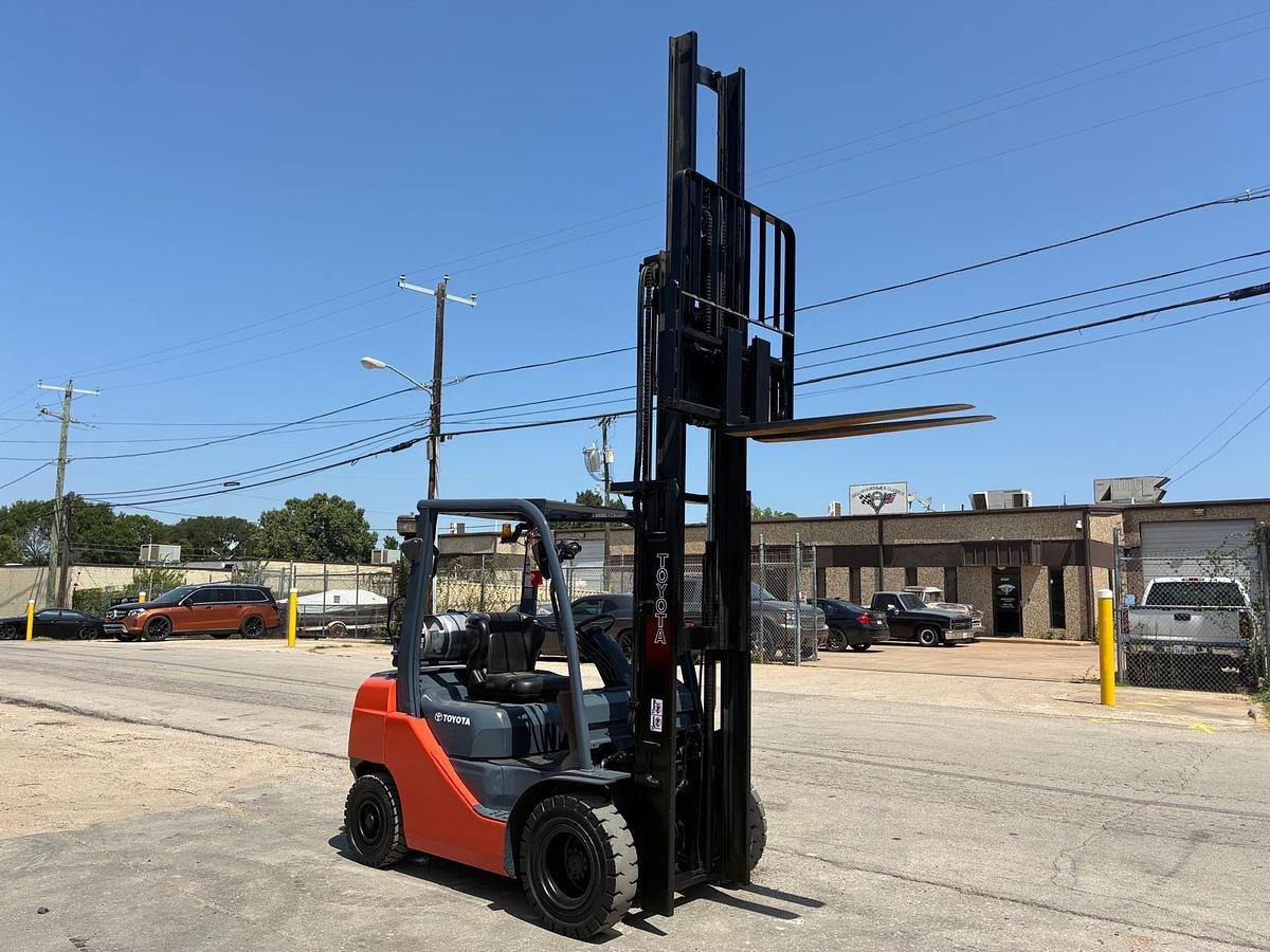 Used 2019 TOYOTA 8FGU25