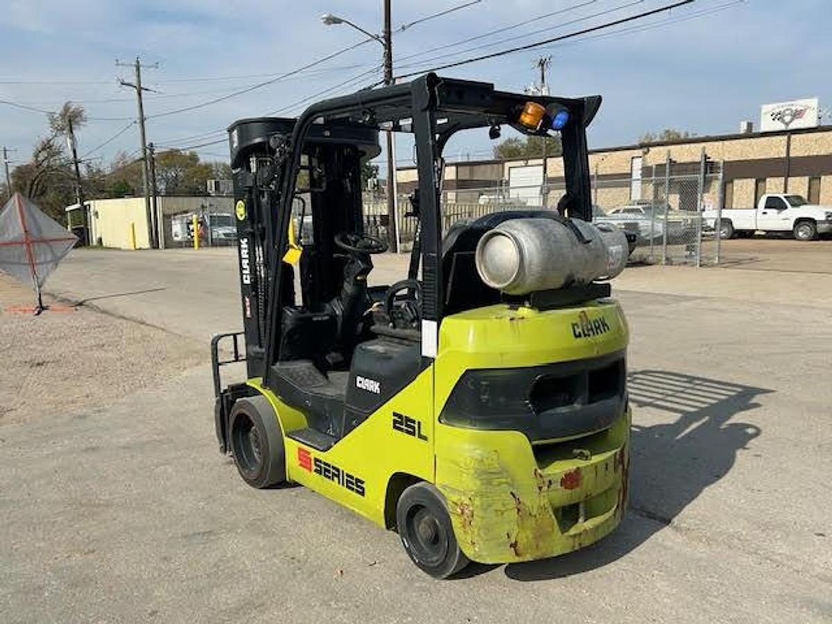 Used 2021 CLARK S25CL