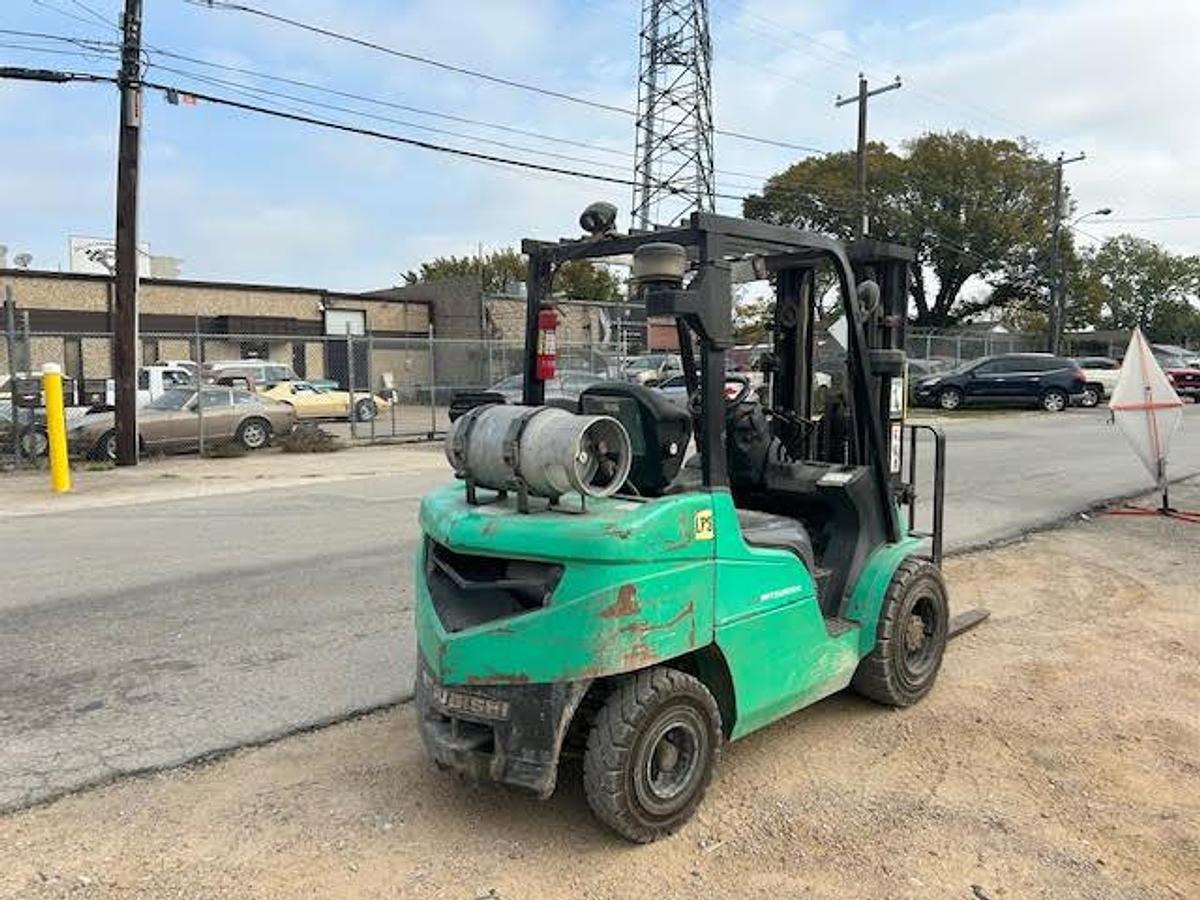 Used 2011 Mitsubishi FG30N