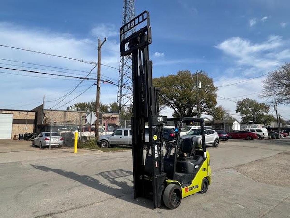 Used 2021 CLARK S25CL