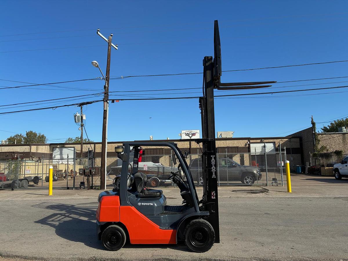 Used 2014 Toyota 8FGU25 5000 LBS