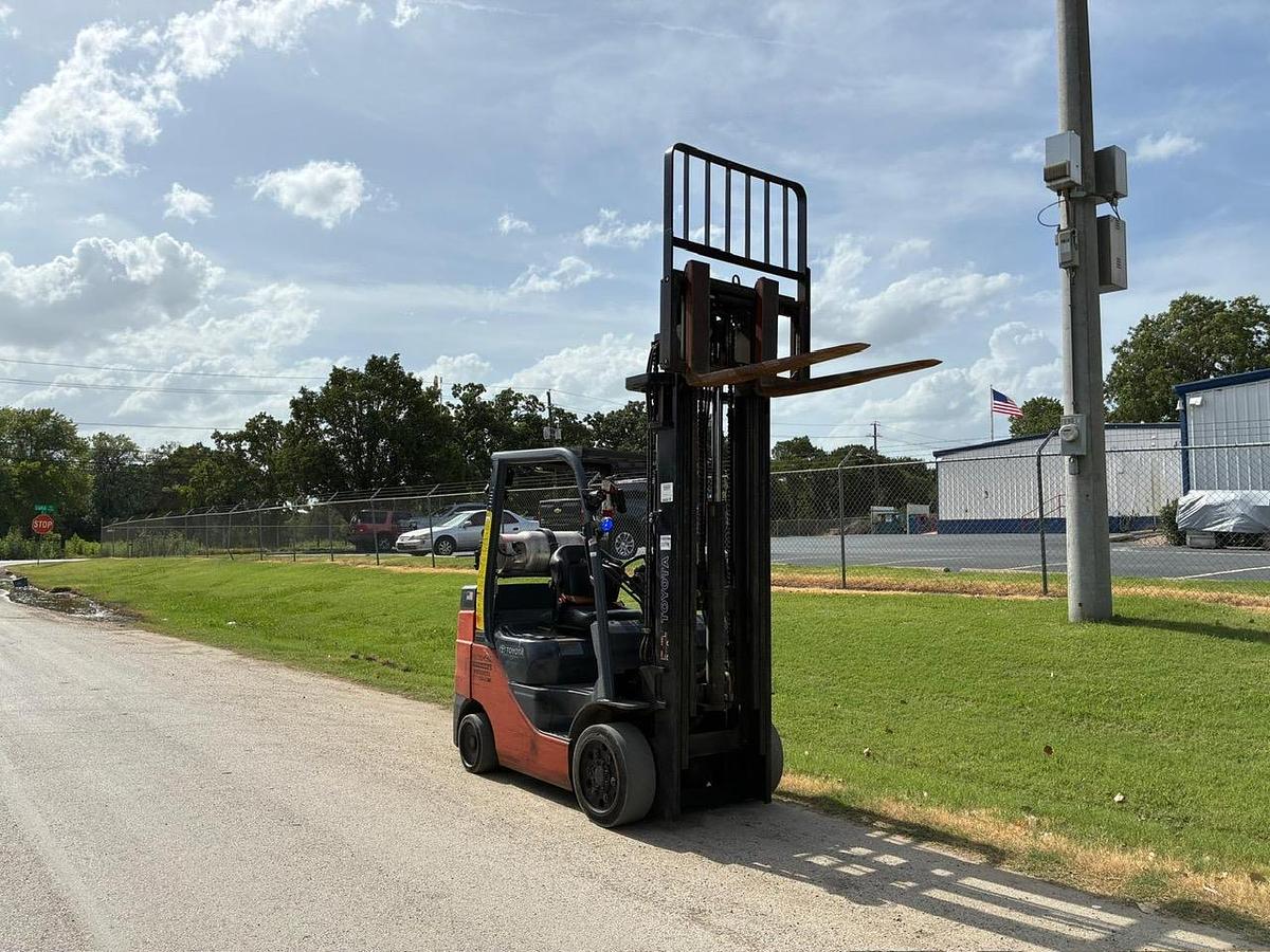 Used 2021 TOYOTA 8FGCU30 