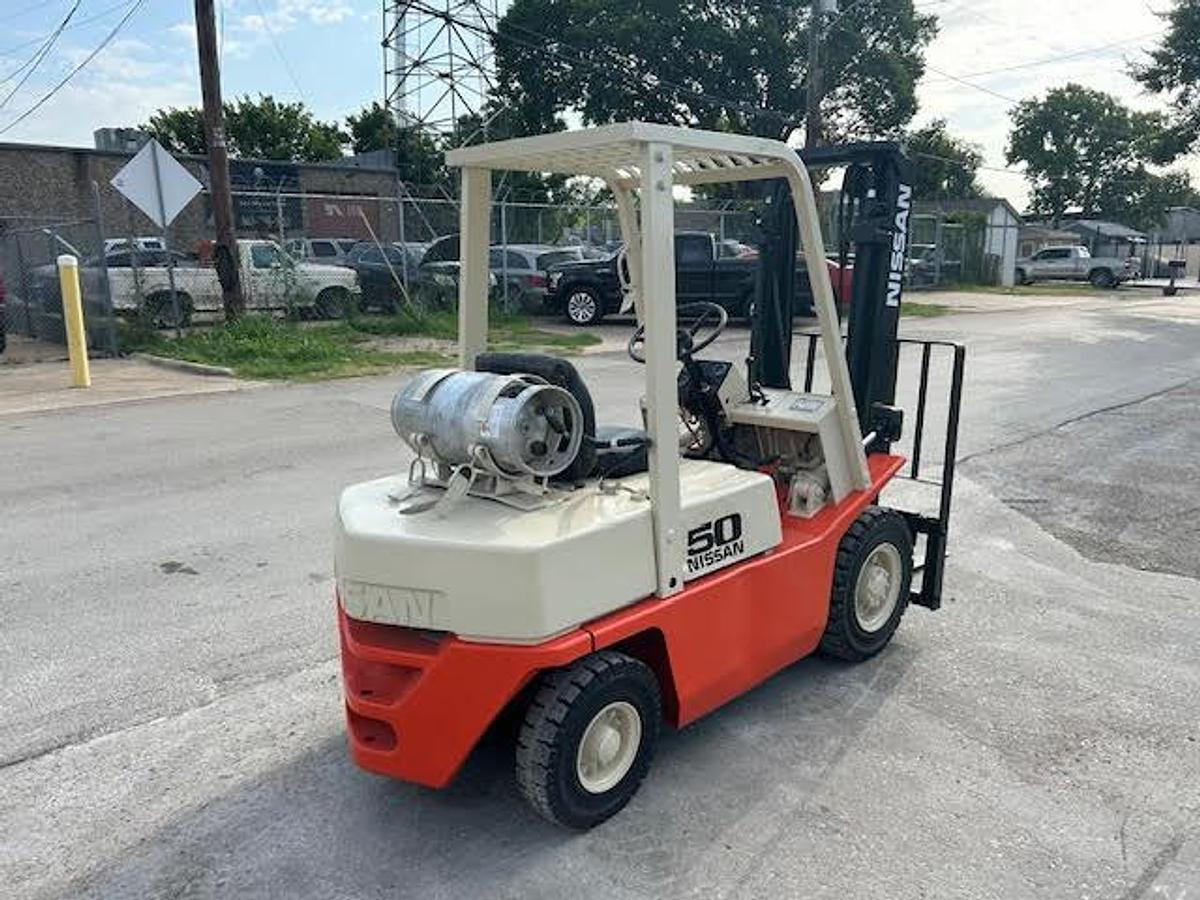 Used 1995 Nissan PF02A25V