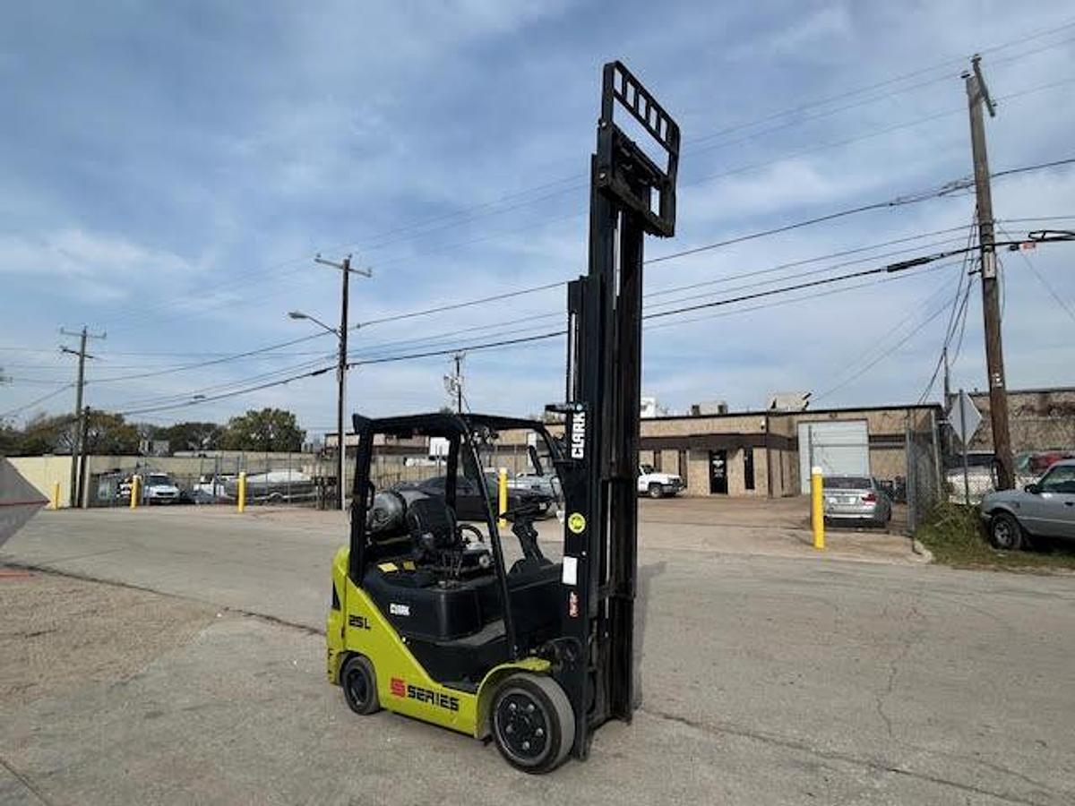 Used 2021 CLARK S25CL