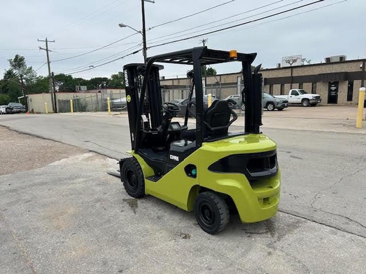 Used 2020 CLARK S25D