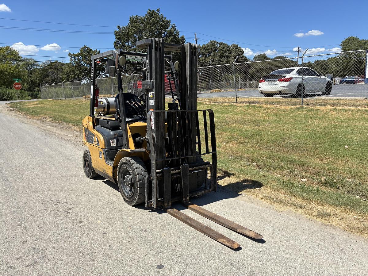 Used 2015 CAT GP25NLP